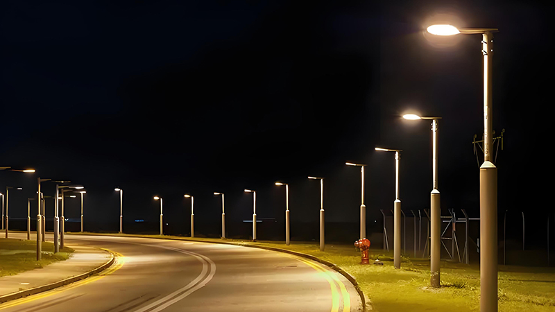 Research on Wireless Communication Monitoring System for Urban Street Lights